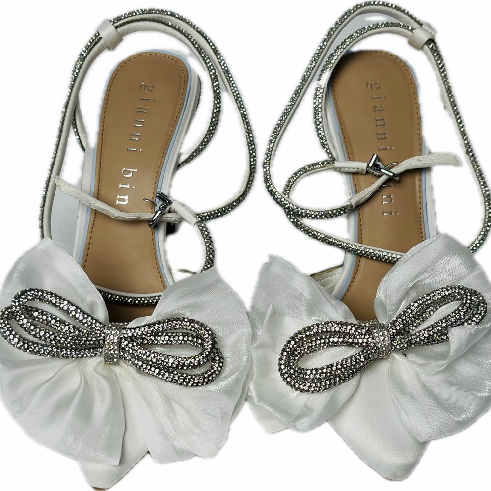 Gianni Bini Niomi Rhinestone Bow Satin Pumps – Size 8.5 - Picture 2 of 4